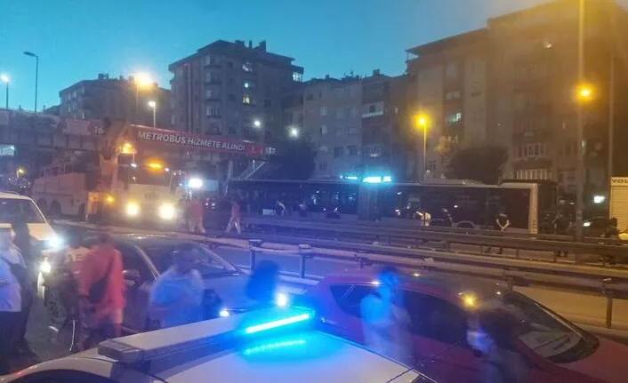 Avcılar'da metrobüs kazası: 42 yaralı