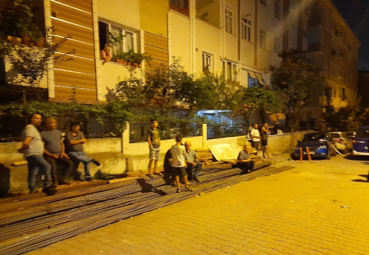 İstanbul'da 2 bina güvenlik gerekçesiyle tahliye edildi