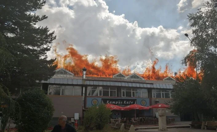 Atatürk Üniversitesi yemekhanesinde büyük yangın!