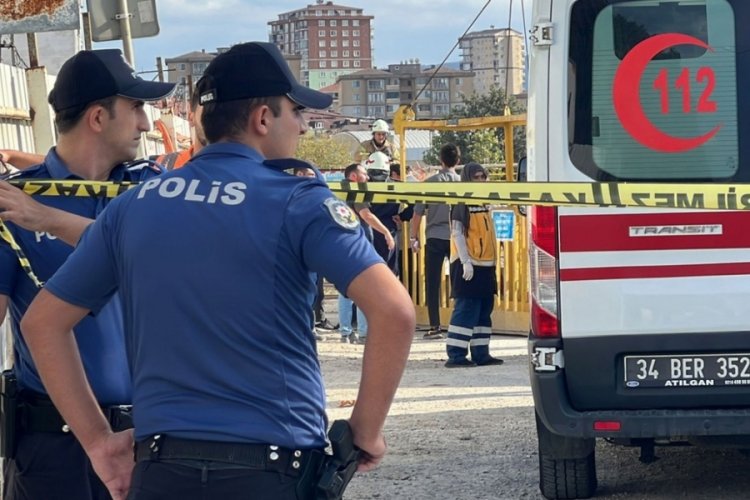 İstanbul'da şantiyede kule vinç devrildi: 2 ölü