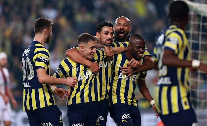 Kadıköy'deki 9 gollü düellonun galibi Fenerbahçe oldu