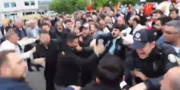 19 Mayıs Çelenk koyma töreninde CHP ve MHP'liler arasında arbede çıktı