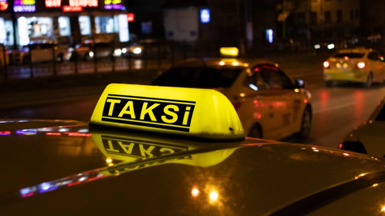 Akaryakıta yapılan dev zamma taksi ve dolmuş esnafı tepki gösterdi